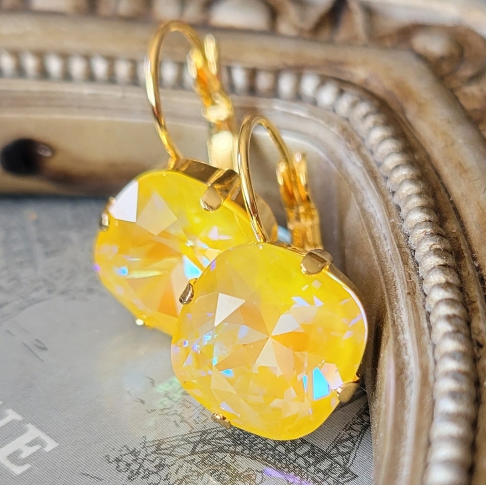 ☀️🔥HP🔥☀️NEW Swarovski Crystal Earrings in Gold - Picture 6 of 7